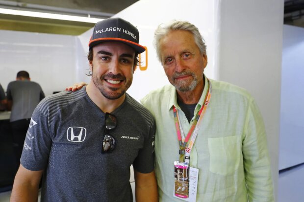 Fernando Alonso McLaren McLaren Honda F1 ~Fernando Alonso (McLaren) mit Michael Douglas~ Fernando Alonso McLaren McLaren Honda F1 ~Fernando Alonso (McLaren) mit Michael Douglas~