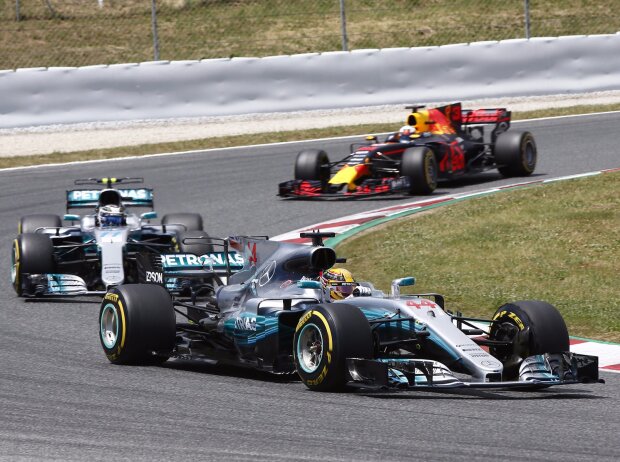 Titel-Bild zur News: Lewis Hamilton, Valtteri Bottas, Daniel Ricciardo