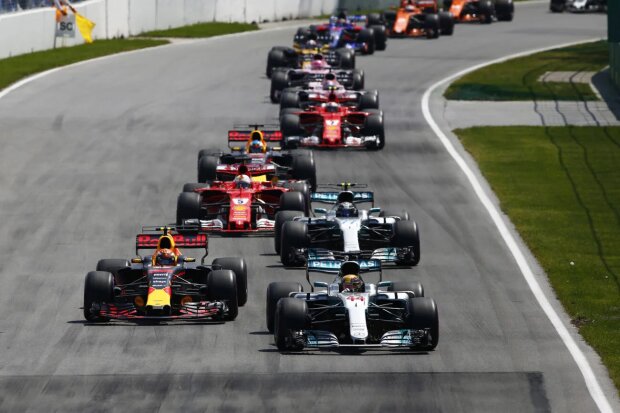 Lewis Hamilton Max Verstappen Valtteri Bottas Sebastian Vettel Daniel Ricciardo Kimi Räikkönen Sergio Perez Esteban Ocon Force India Sahara Force India F1 Team F1Mercedes Mercedes AMG Petronas Motorsport F1Red Bull Red Bull Racing F1 ~Lewis Hamilton (Mercedes), Max Verstappen (Red Bull), Valtteri Bottas (Mercedes), Sebastian Vettel (Ferrari), Daniel Ricciardo (Red Bull), Kimi Räikkönen (Ferrari), Sergio Perez (Force India) und Esteban Ocon (Force India) ~ 