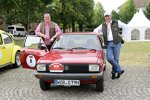 Tim Westermann (rechts) und sein Co-Pilot Alexander Voigt fuhren mit dem Volkswagen Derby LS den Gesamtsieg für das Team Autostadt ein