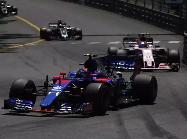 Titel-Bild zur News: Carlos Sainz, Sergio Perez