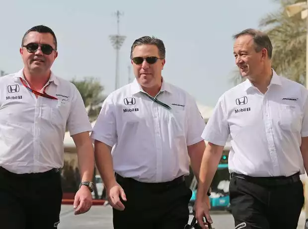 Eric Boullier, Jonathan Neale, Zak Brown Titel-Bild zur News: Eric Boullier, Jonathan Neale, Zak Brown