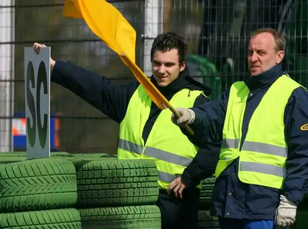 Streckenposten Titel-Bild zur News: Streckenposten