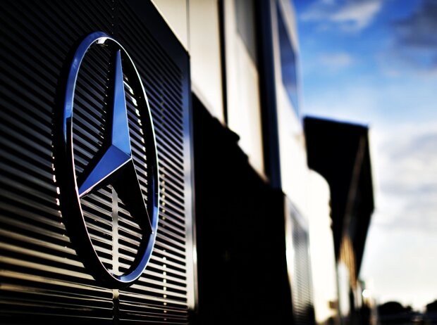 Titel-Bild zur News: Mercedes-Logo