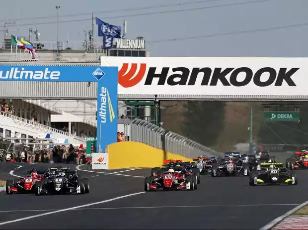 Joel Eriksson, Guanyu Zhou, Callum Ilott, Lando Norris Titel-Bild zur News: Joel Eriksson, Guanyu Zhou, Callum Ilott, Lando Norris