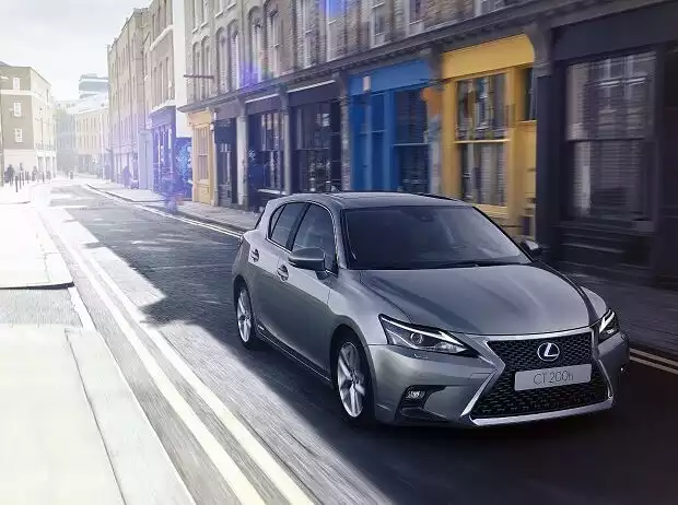 Lexus CT 200h 2017 Titel-Bild zur News: Lexus CT 200h 2017