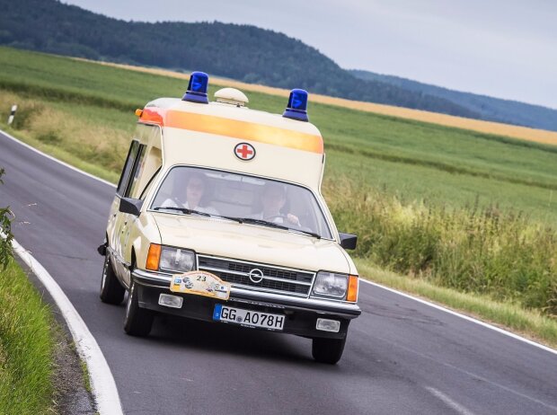 Opel Commodore C mit Krankenwagenaufbau von Miesen (1983) 