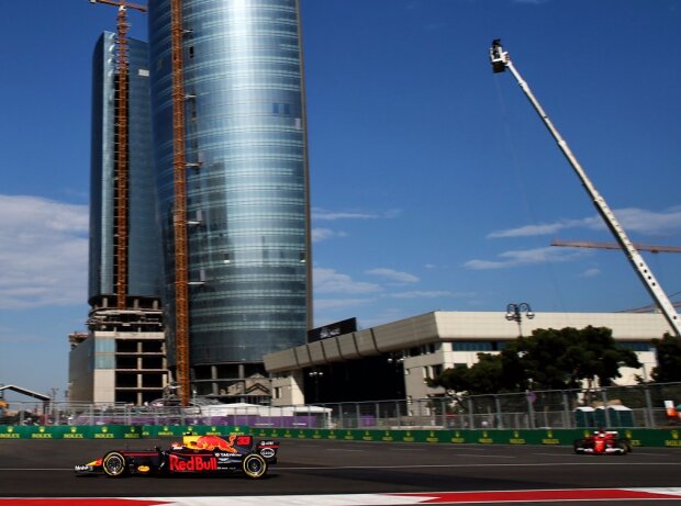 Titel-Bild zur News: Max Verstappen, Sebastian Vettel