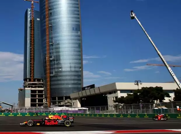 Max Verstappen, Sebastian Vettel Titel-Bild zur News: Max Verstappen, Sebastian Vettel