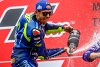 Bild zum Inhalt: Valentino Rossi stolz: "Zehnter Assen-Sieg fühlt sich toll an"