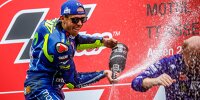 Bild zum Inhalt: Valentino Rossi stolz: "Zehnter Assen-Sieg fühlt sich toll an"