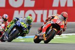 Marc Marquez vor Valentino Rossi 