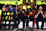 Daniel Ricciardo (Red Bull) und Christian Horner 