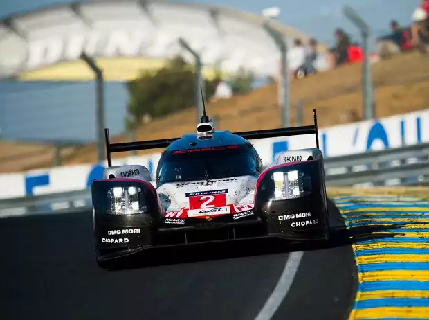 Timo Bernhard, Earl Bamber, Brendon Hartley Titel-Bild zur News: Timo Bernhard, Earl Bamber, Brendon Hartley