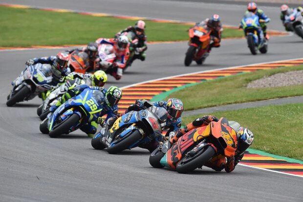 Pol Espargaro   250ccmKTM KTM MotoGP ~Pol Espargaro vor Jack Miller und Andrea Iannone ~       