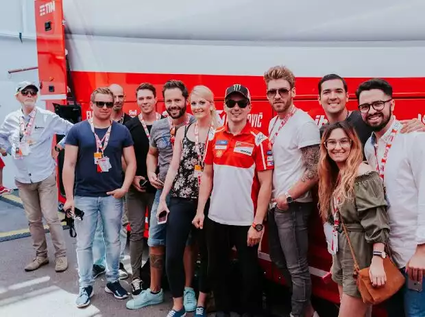 Meet&Greet mit Jorge Lorenzo: Gewinner des SEAT Gewinnspiels und weitere Gäste Titel-Bild zur News: Meet&Greet mit Jorge Lorenzo: Gewinner des SEAT Gewinnspiels und weitere Gäste