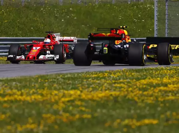 Sebastian Vettel, Max Verstappen Titel-Bild zur News: Sebastian Vettel, Max Verstappen