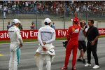 Valtteri Bottas (Mercedes), Lewis Hamilton (Mercedes), Sebastian Vettel (Ferrari) und Davide Valsecchi 