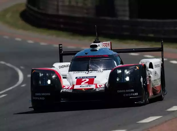 Timo Bernhard, Earl Bamber, Brendon Hartley Titel-Bild zur News: Timo Bernhard, Earl Bamber, Brendon Hartley