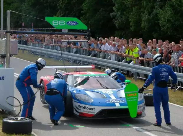Ford, Boxenstopp, Mitarbeiter Titel-Bild zur News: Ford, Boxenstopp, Mitarbeiter