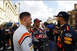 Stoffel Vandoorne (McLaren), Romain Grosjean (Haas) und Daniel Ricciardo (Red Bull) 