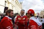 Maurizio Arrivabene und Sebastian Vettel (Ferrari) 