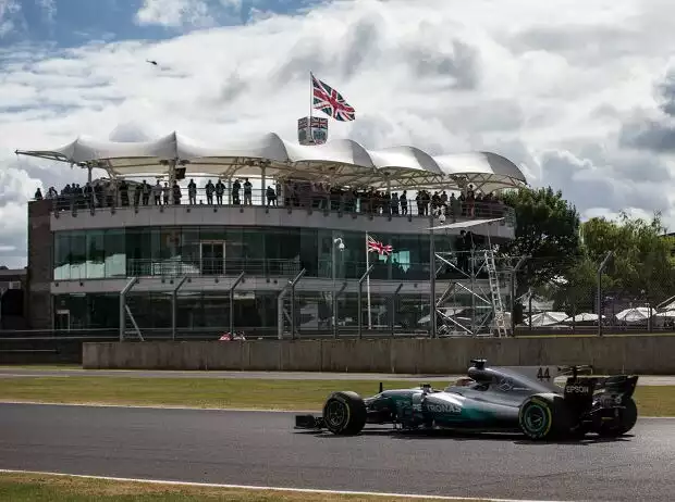 Titel-Bild zur News: Lewis Hamilton