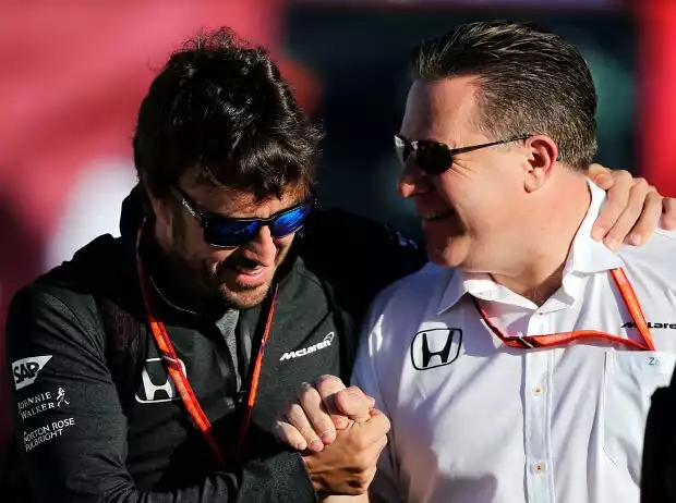 Fernando Alonso, Zak Brown Titel-Bild zur News: Fernando Alonso, Zak Brown