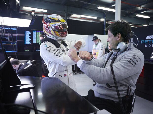 Lewis Hamilton, Toto Wolff Lewis Hamilton, Toto Wolff