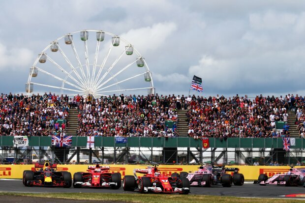 Max Verstappen Sebastian Vettel Kimi Räikkönen Ferrari Scuderia Ferrari F1Red Bull Red Bull Racing F1 ~Max Verstappen (Red Bull), Sebastian Vettel (Ferrari) und Kimi Räikkönen (Ferrari) ~ Max Verstappen Sebastian Vettel Kimi Räikkönen Ferrari Scuderia Ferrari F1Red Bull Red Bull Racing F1 ~Max Verstappen (Red Bull), Sebastian Vettel (Ferrari) und Kimi Räikkönen (Ferrari) ~