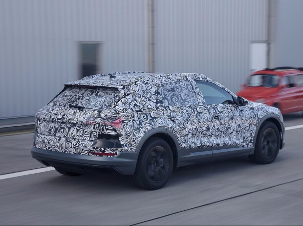 Audi e-tron quattro Audi e-tron quattro