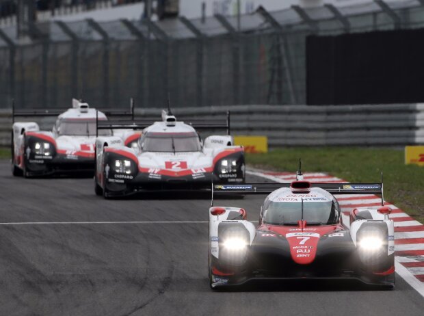 Mike Conway, Kamui Kobayashi