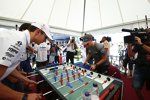 Esteban Ocon (Force India) und Stoffel Vandoorne (McLaren) 