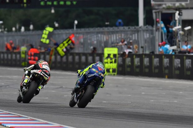 Yamaha Yamaha Factory Racing MotoGP ~Cal Crutchlow vor Valentino Rossi~ Yamaha Yamaha Factory Racing MotoGP ~Cal Crutchlow vor Valentino Rossi~