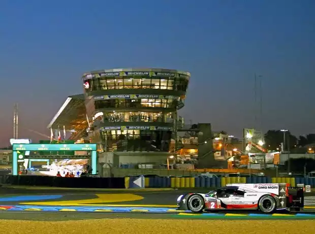 Timo Bernhard, Earl Bamber, Brendon Hartley Titel-Bild zur News: Timo Bernhard, Earl Bamber, Brendon Hartley