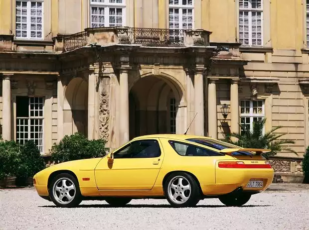 Porsche 928 GTS (1995) Titel-Bild zur News: Porsche 928 GTS (1995)