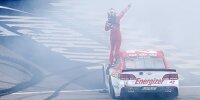 Bild zum Inhalt: NASCAR-Video: Michigan-Hattrick für Kyle Larson