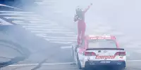 Bild zum Inhalt: NASCAR-Video: Michigan-Hattrick für Kyle Larson