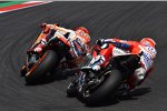 Andrea Dovizioso hinter Marc Marquez