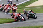 Marco Melandri (Ducati) vor Jonathan Rea (Kawasaki)