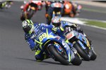 Andrea Iannone vor Alex Rins (Suzuki) 