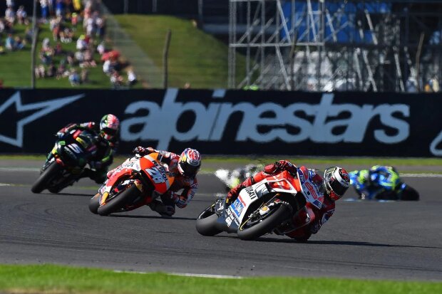 Jorge Lorenzo Yamaha Yamaha Factory Racing MotoGPDucati Ducati Superbike ~Jorge Lorenzo vor Daniel Pedrosa ~ Jorge Lorenzo Yamaha Yamaha Factory Racing MotoGPDucati Ducati Superbike ~Jorge Lorenzo vor Daniel Pedrosa ~