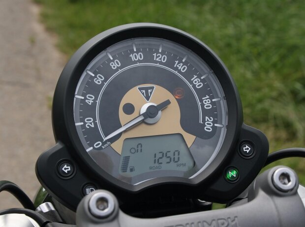 Cockpit der Triumph Bonneville Bobber 2017