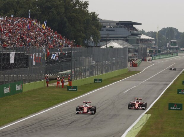 Sebastian Vettel, Kimi Räikkönen Sebastian Vettel, Kimi Räikkönen