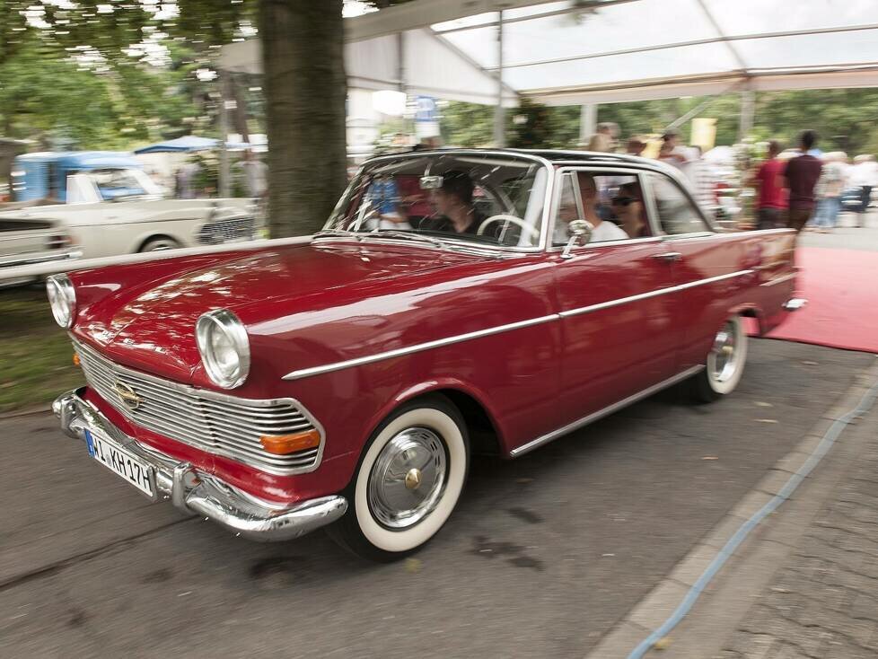 Klassikertreffen an den Opelvillen 2017: Opel Rekord P2 Coupé von 1962 (Spitzname "Rasender Kofferraum")