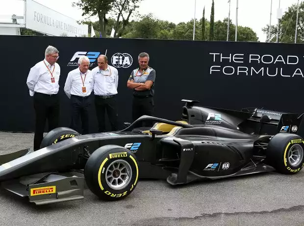 Titel-Bild zur News: Ross Brawn, Charlie Whiting