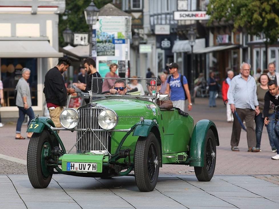 Hamburg-Berlin-Klassik 2017: Der drittplatzierte Talbot in der Altstadt von Celle