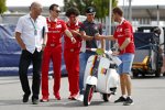 Antonio Giovinazzi (Haas) und Sebastian Vettel (Ferrari) 
