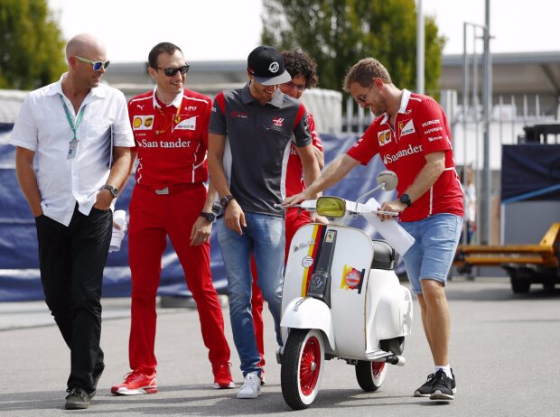 Antonio Giovinazzi, Sebastian Vettel Antonio Giovinazzi, Sebastian Vettel