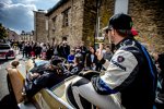 Petter Solberg bei der Parade durch Loheac